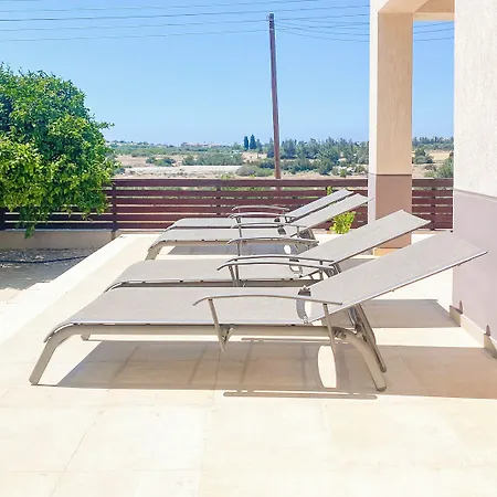 Phaedrus Living: Luxury Erimi