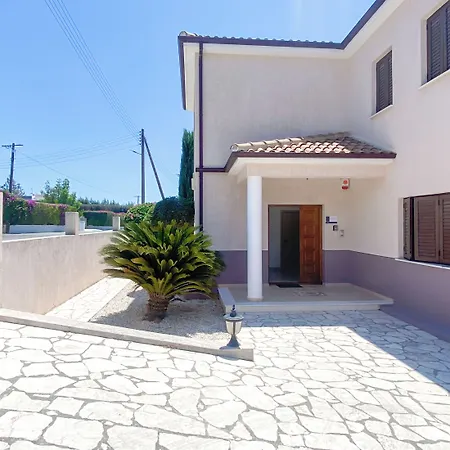 Phaedrus Living: Luxury *