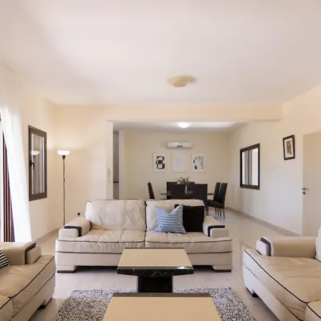 Phaedrus Living: Luxury Willa
