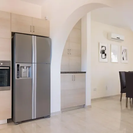 Phaedrus Living: Luxury Willa Erimi