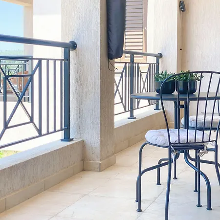 Phaedrus Living: Luxury *