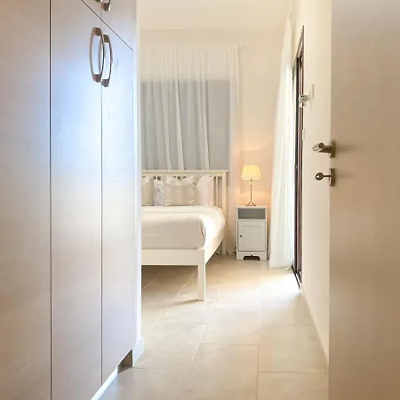 Phaedrus Living: Luxury Erimi