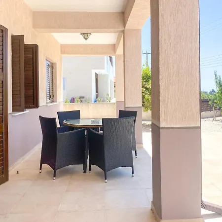 Phaedrus Living: Luxury Villa Erimi