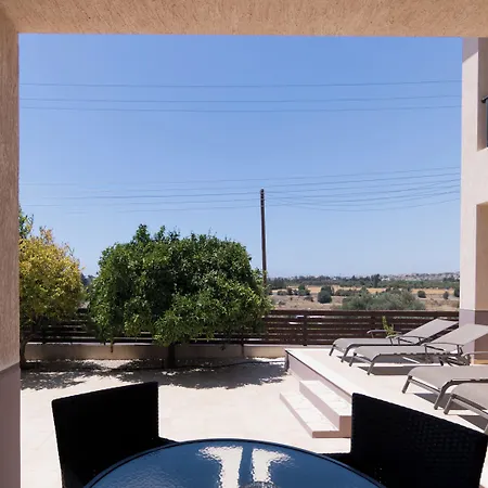 Phaedrus Living: Luxury * Erimi