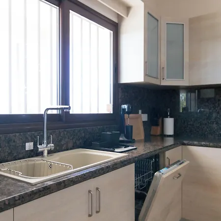 Phaedrus Living: Luxury Erimi